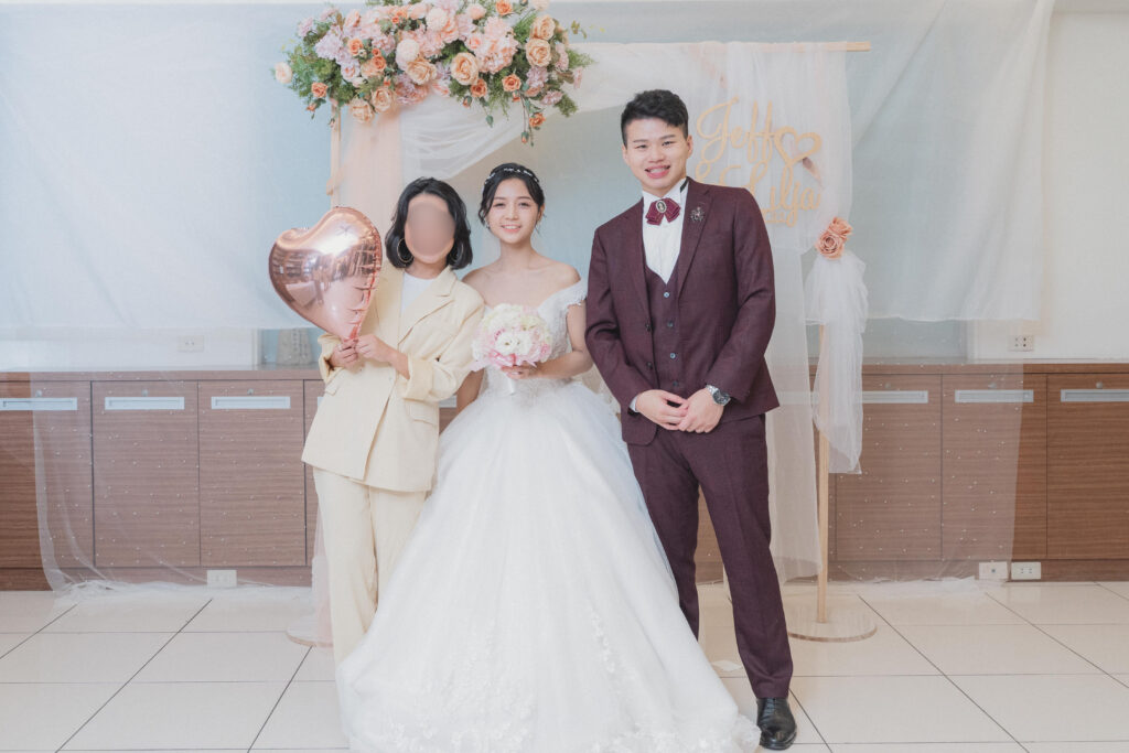 教會婚禮佈置拱門花