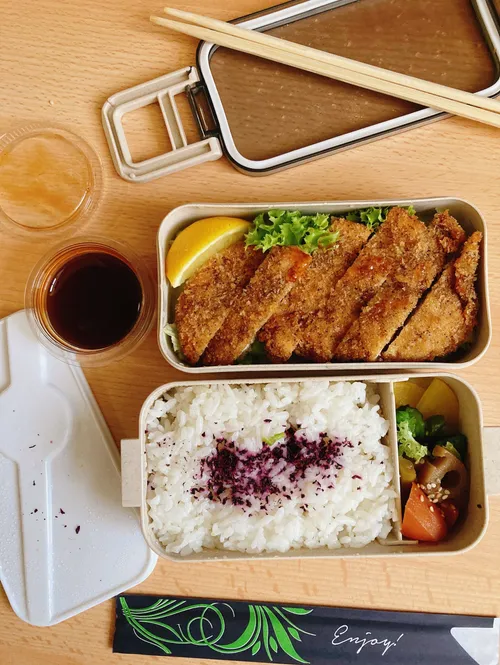 德國海德堡漢學系旁午間日式便當餐車：超可愛飯盒！