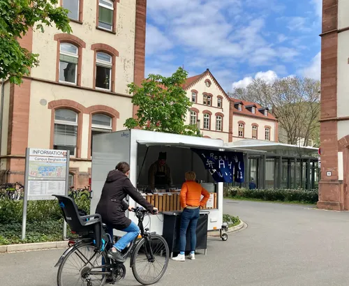 德國海德堡漢學系旁午間日式便當餐車：超可愛飯盒！